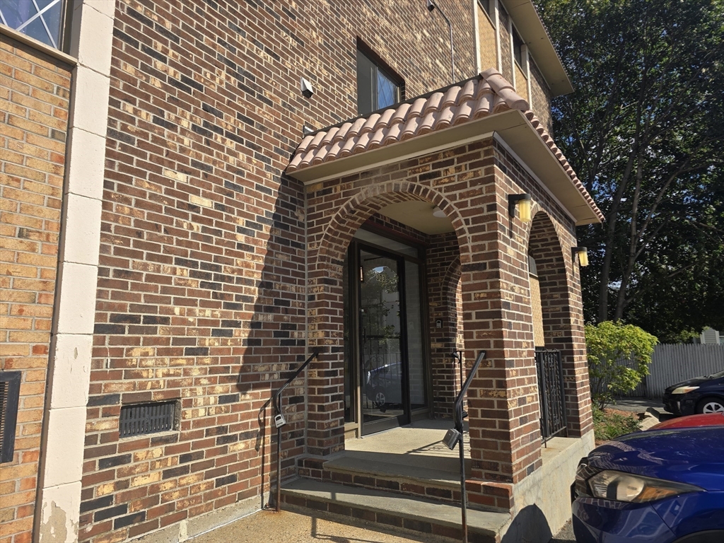 303 Lowell St # 1