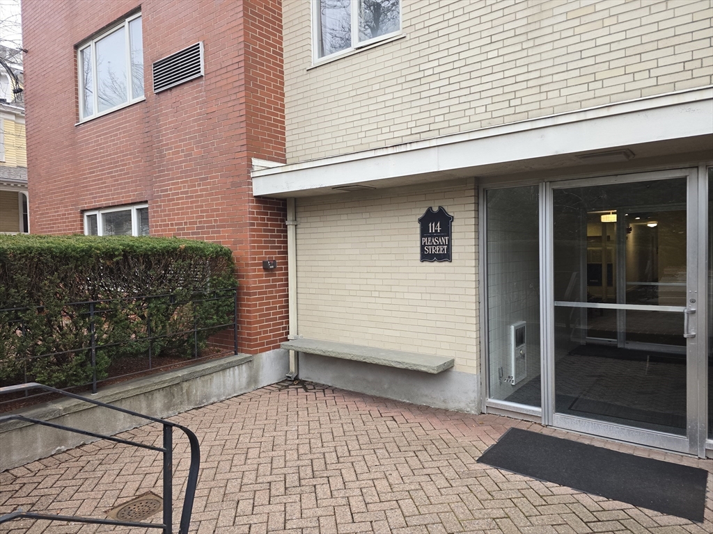 114 Pleasant St # 306