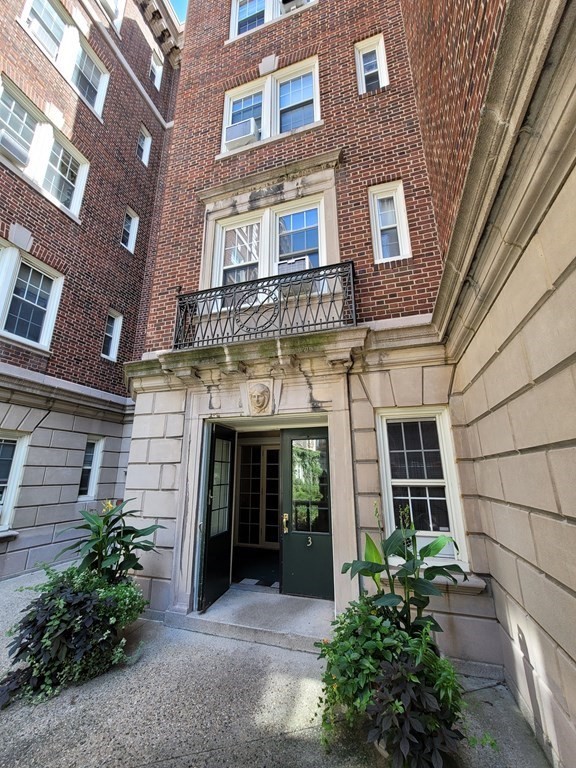 3 Arlington Street # 44