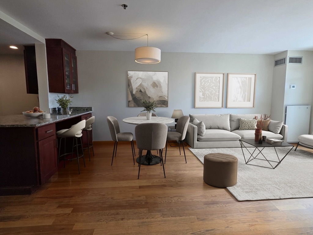 950 Massachusetts Ave # 307