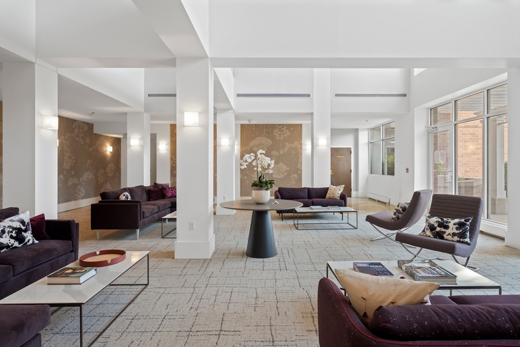 950 Massachusetts Ave # 307