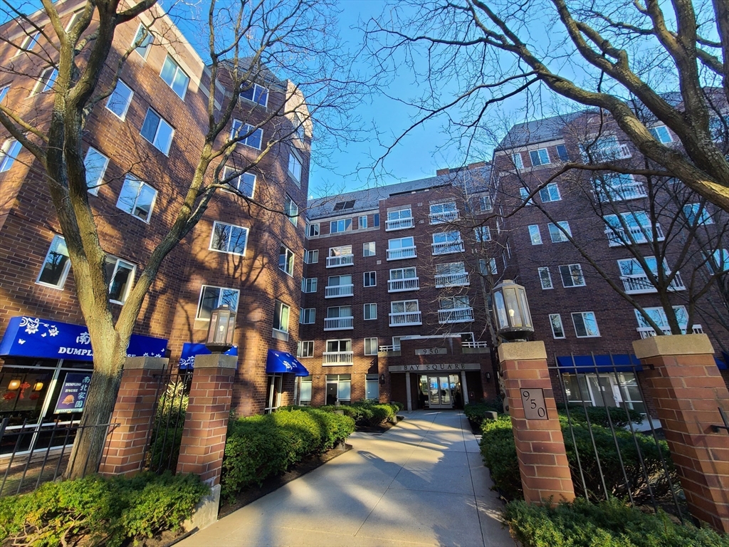 950 Massachusetts Ave # 307