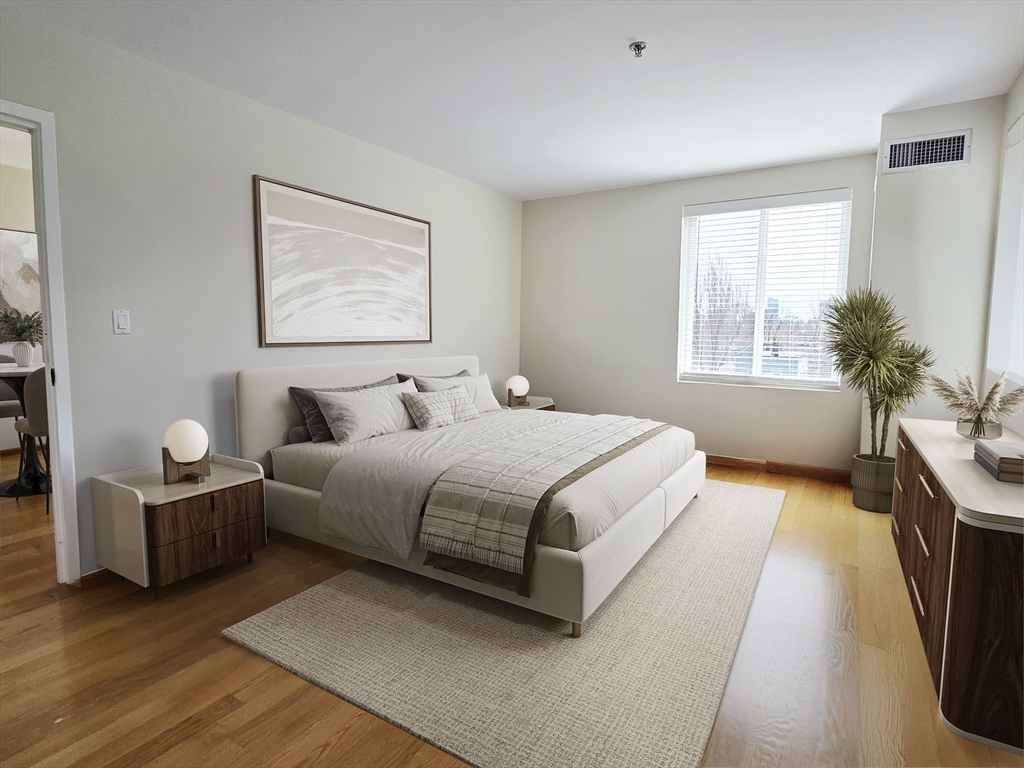 950 Massachusetts Ave # 307