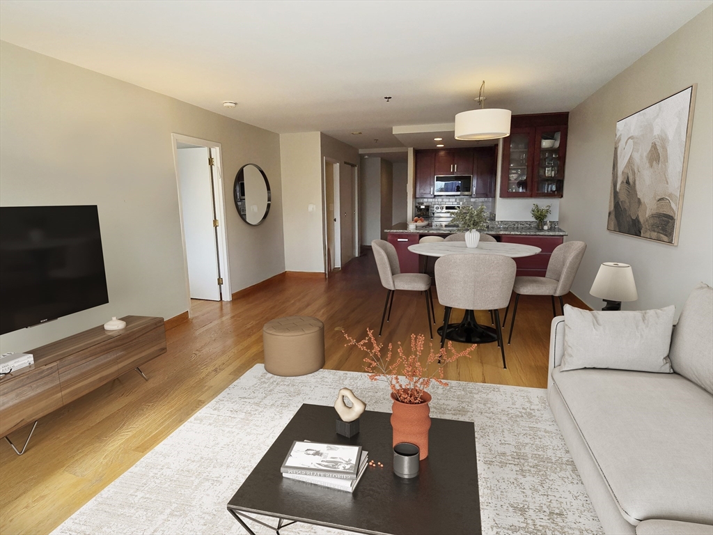 950 Massachusetts Ave # 307