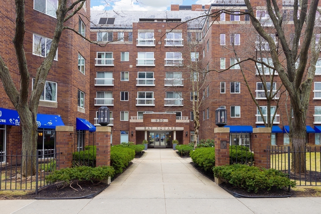 950 Massachusetts Ave # 307
