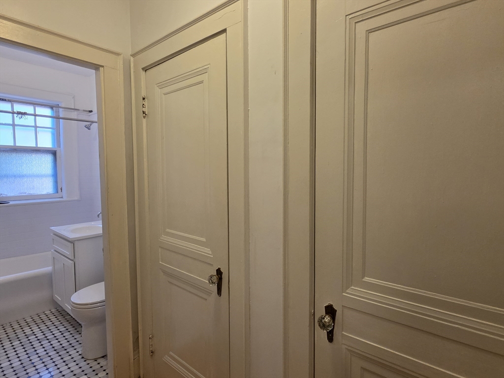 22 Concord Avenue # 11