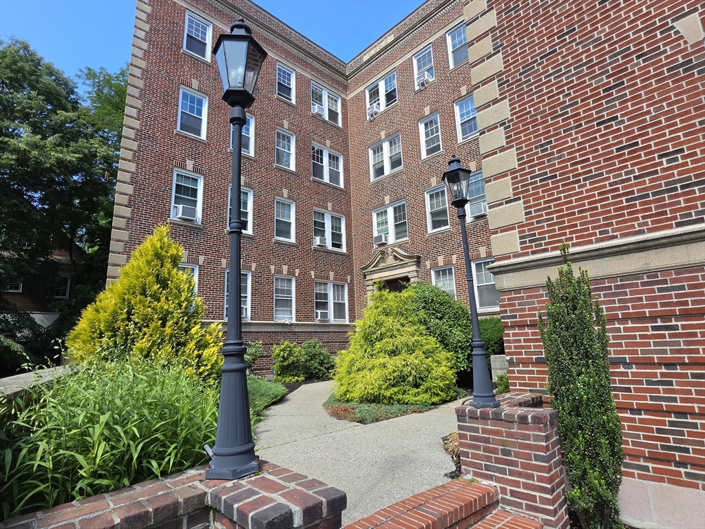 22 Concord Avenue # 11