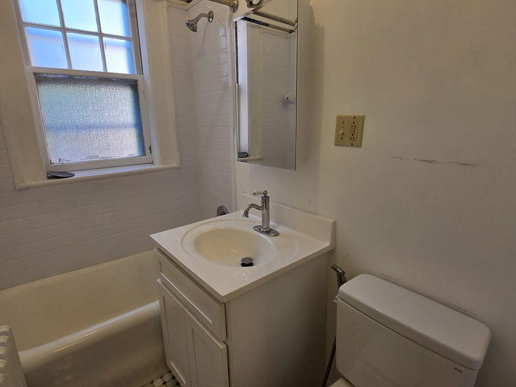 22 Concord Avenue # 11