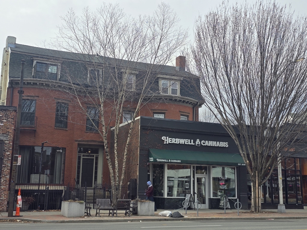 1686 Massachusetts Ave # A