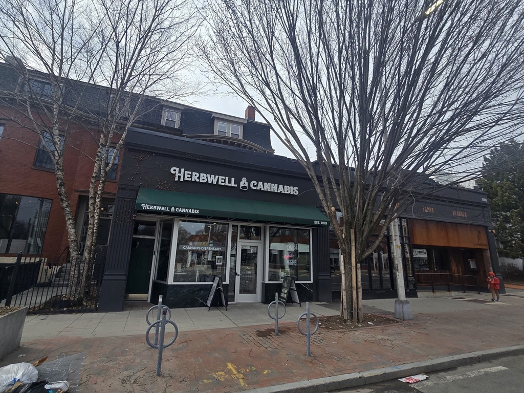 1686 Massachusetts Ave # A