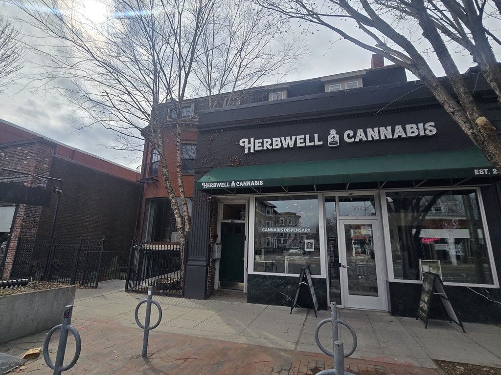 1686 Massachusetts Ave # A