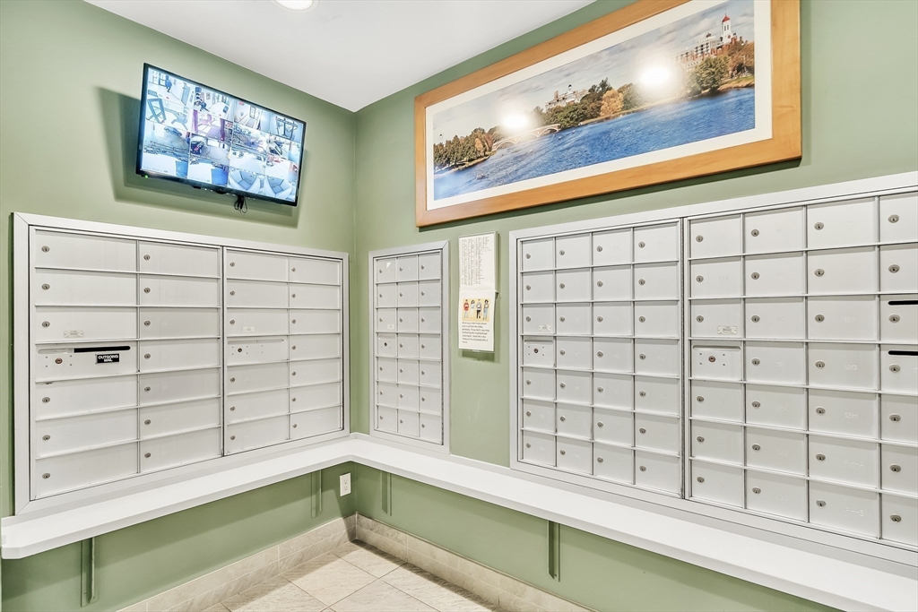 1105 Massachusetts Ave # 2A