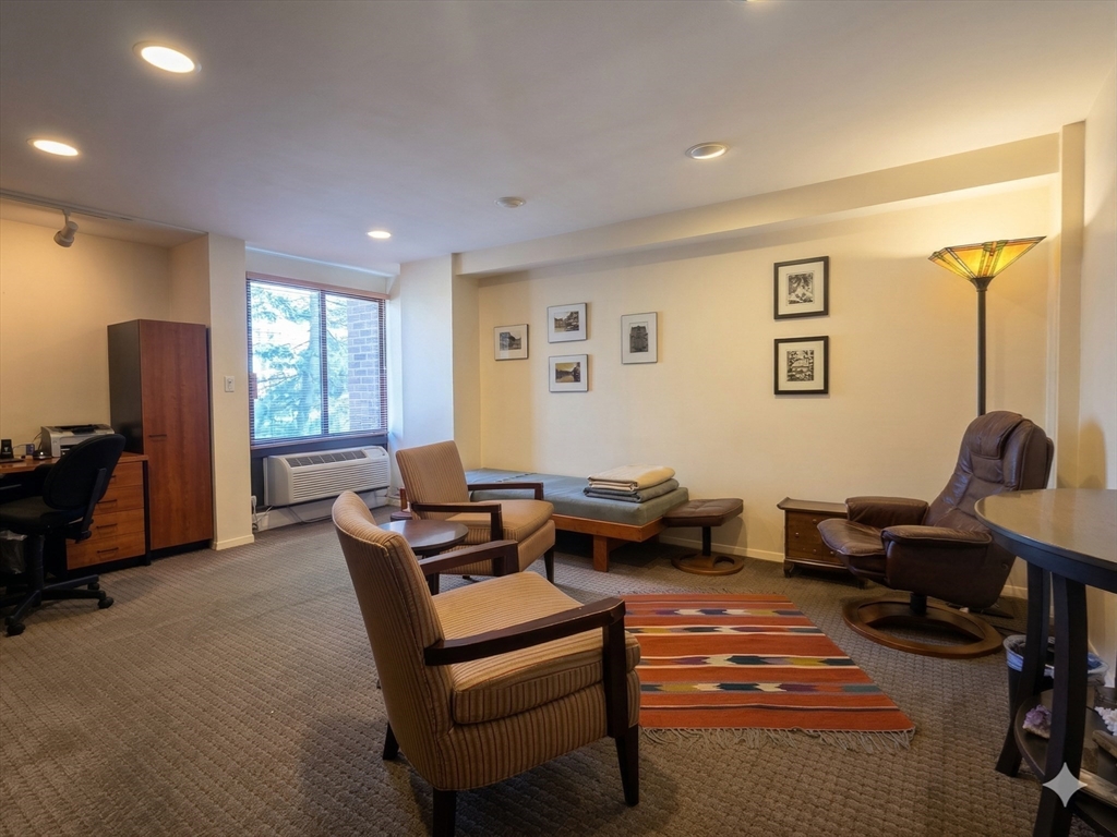 1105 Massachusetts Ave # 2A