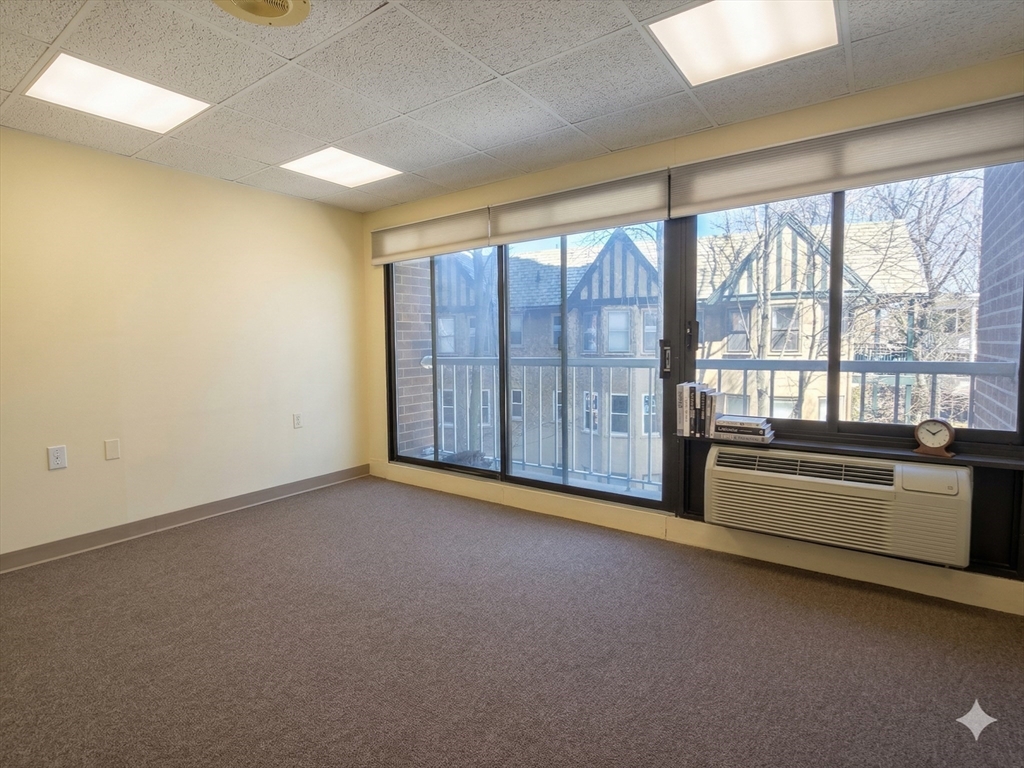 1105 Massachusetts Ave # 2A
