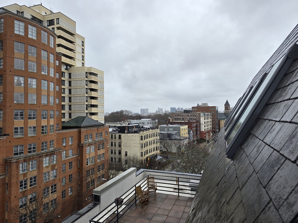 950 Massachusetts Ave Unit: PH1
