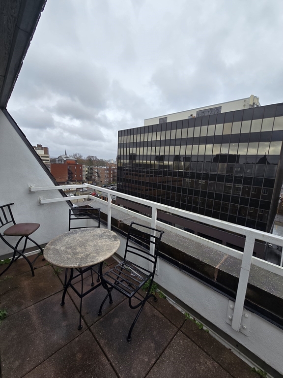 950 Massachusetts Ave Unit: PH1