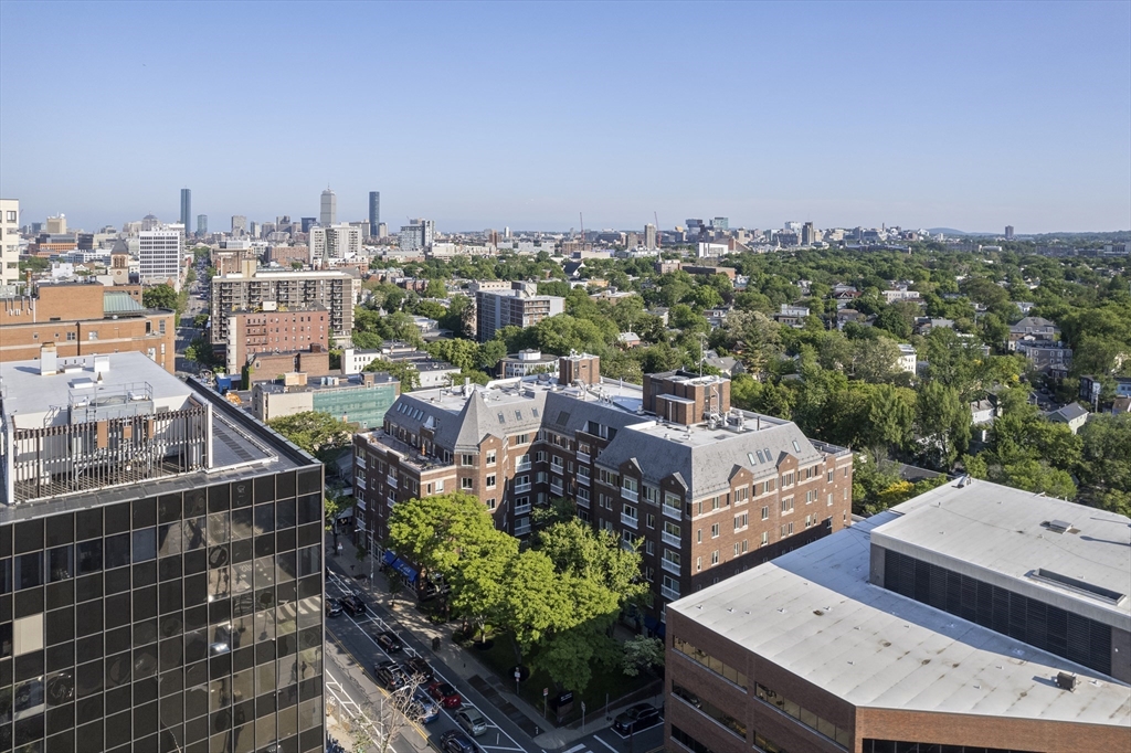 950 Massachusetts Ave Unit: PH1