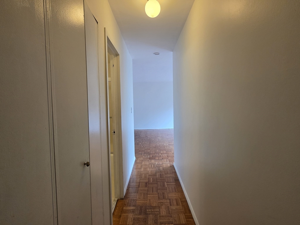 1105 Massachusetts Ave # 4A