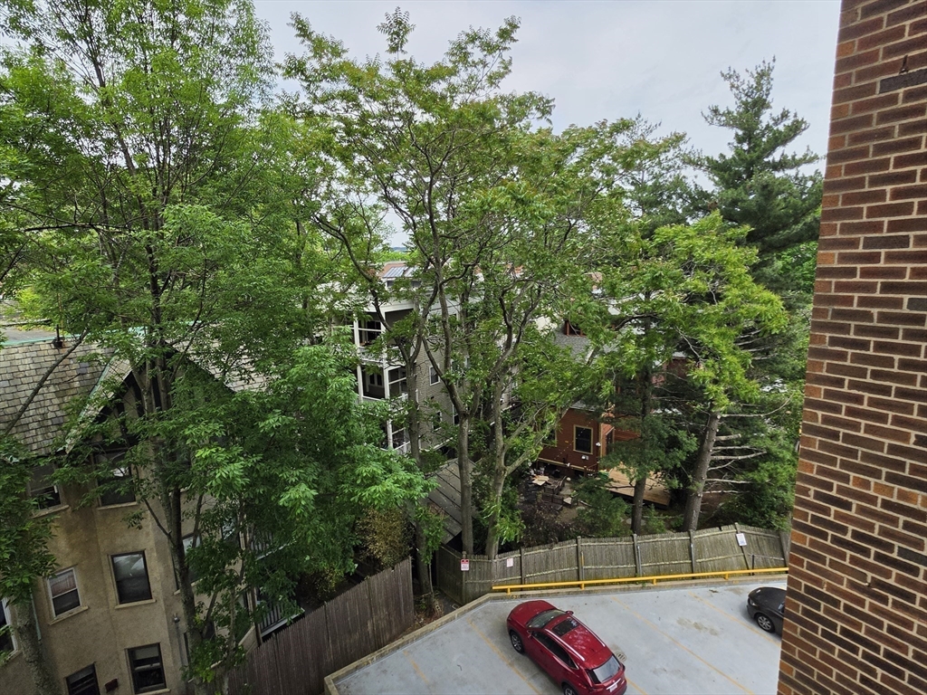 1105 Massachusetts Ave # 4A