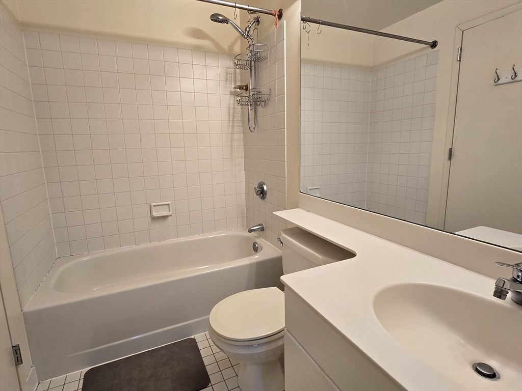950 Massachusetts Ave # 314