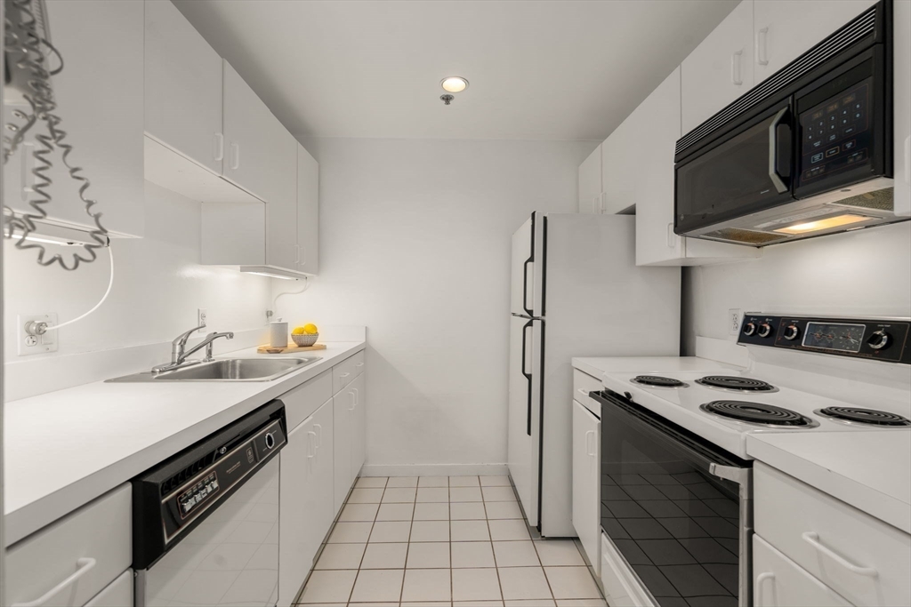 950 Massachusetts Ave # 505
