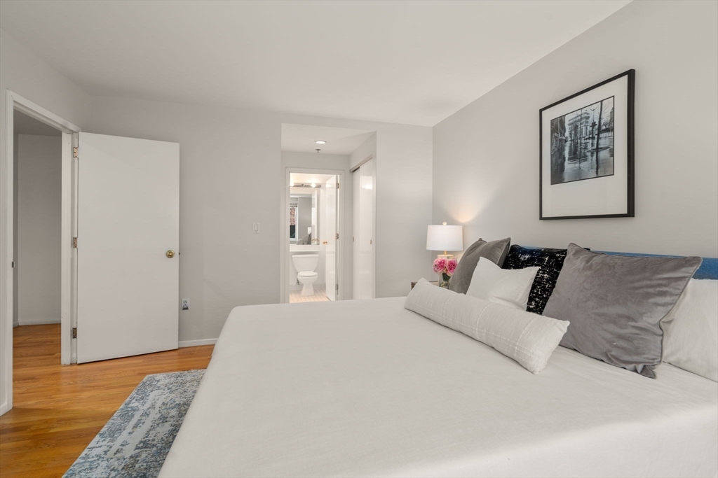 950 Massachusetts Ave # 505