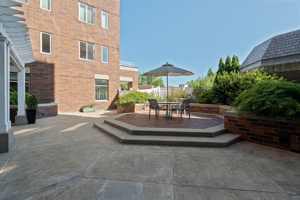 950 Massachusetts Ave # 505