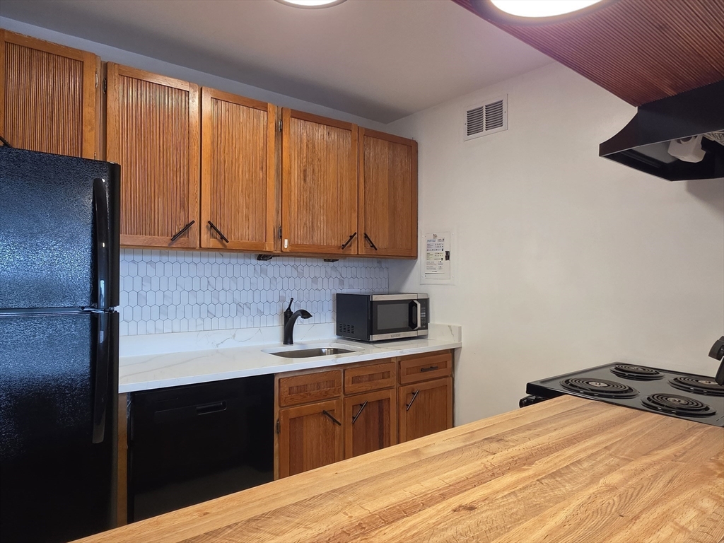 1105 Massachusetts Ave # 6A