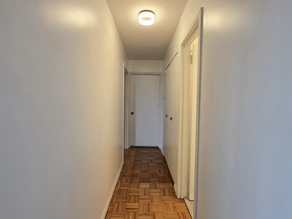 1105 Massachusetts Ave # 6A