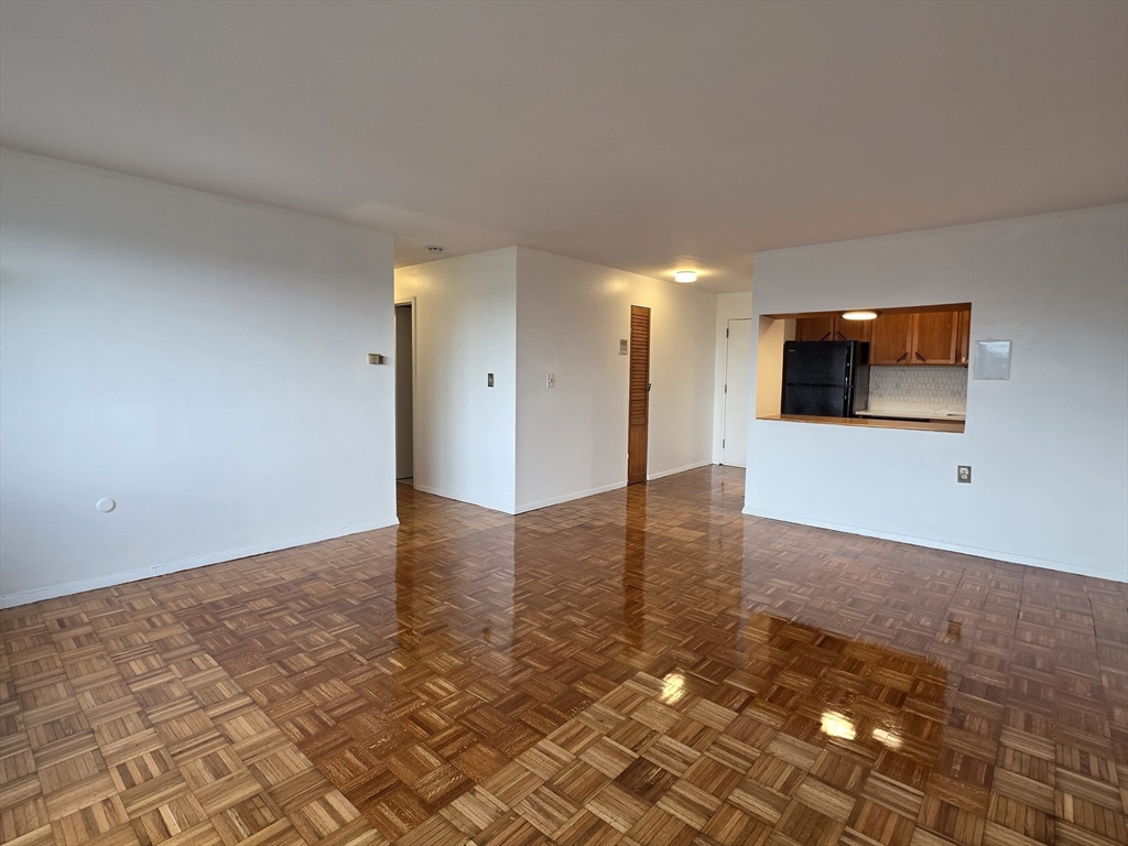 1105 Massachusetts Ave # 6A