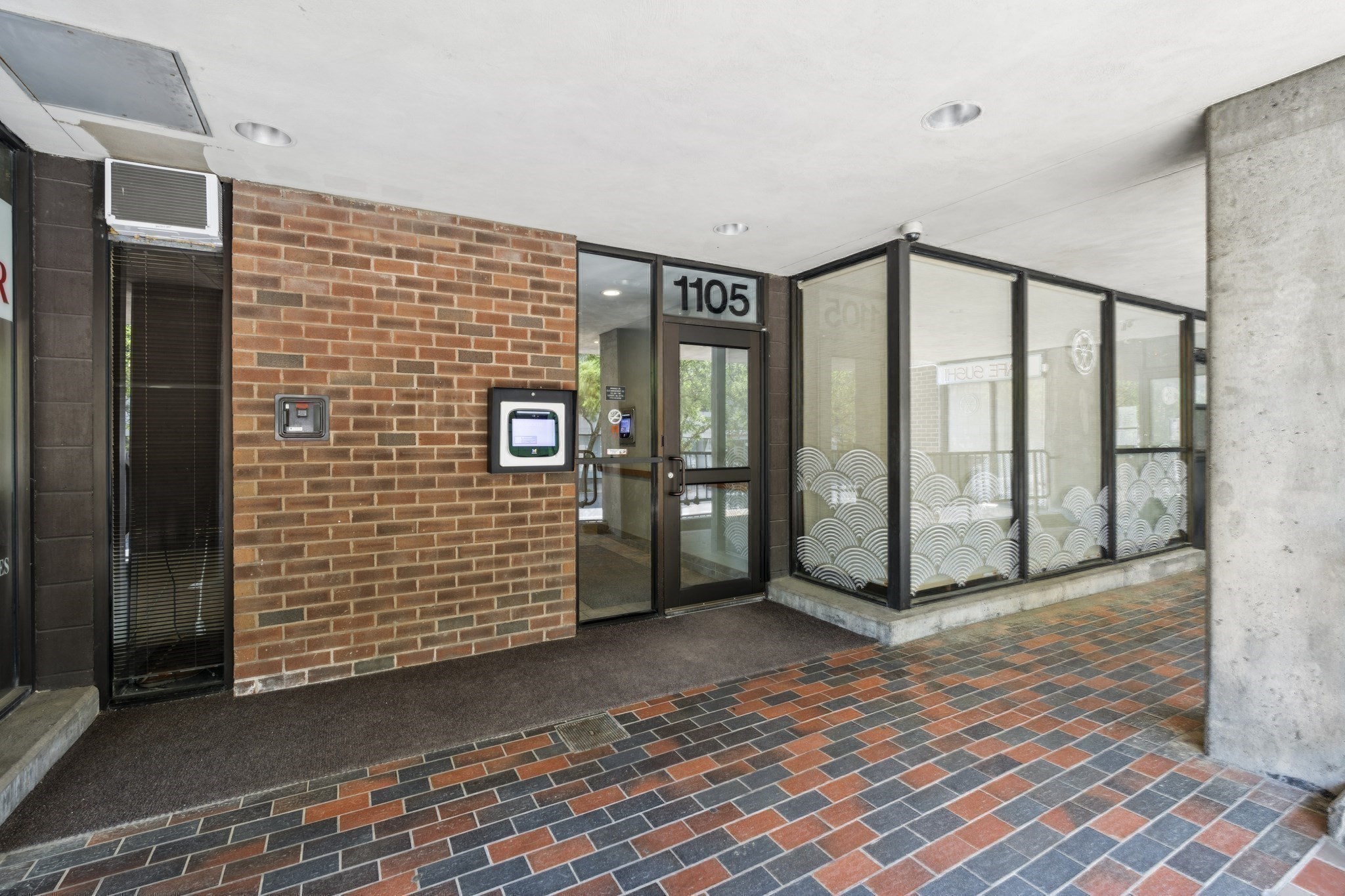 1105 Massachusetts Ave # 6A