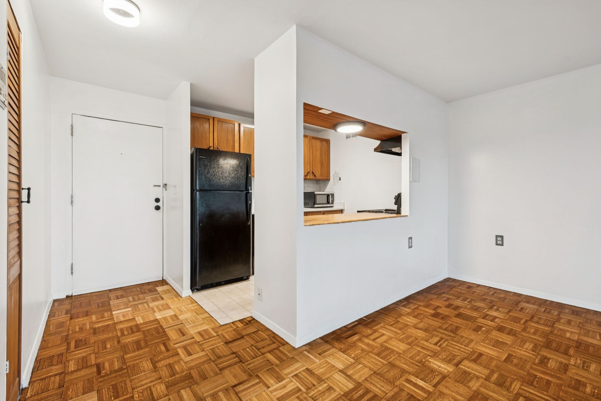 1105 Massachusetts Ave # 6A
