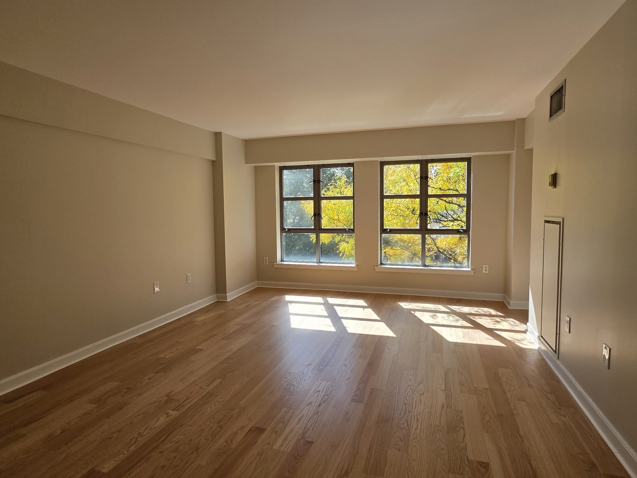 931 Massachusetts Ave # 303