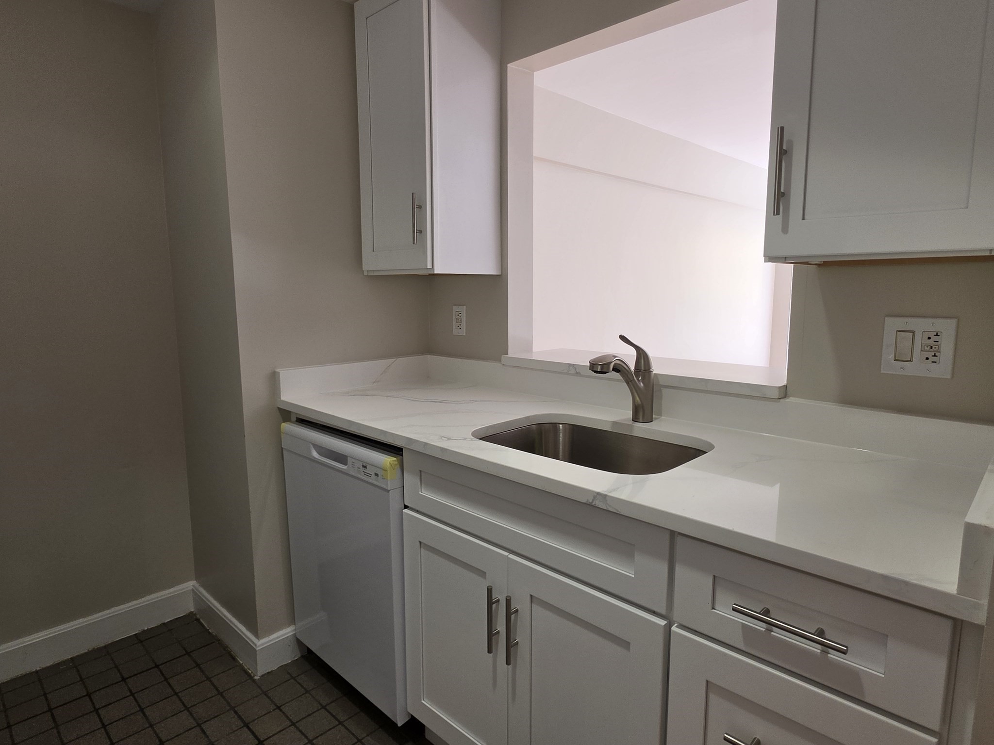 931 Massachusetts Ave # 303
