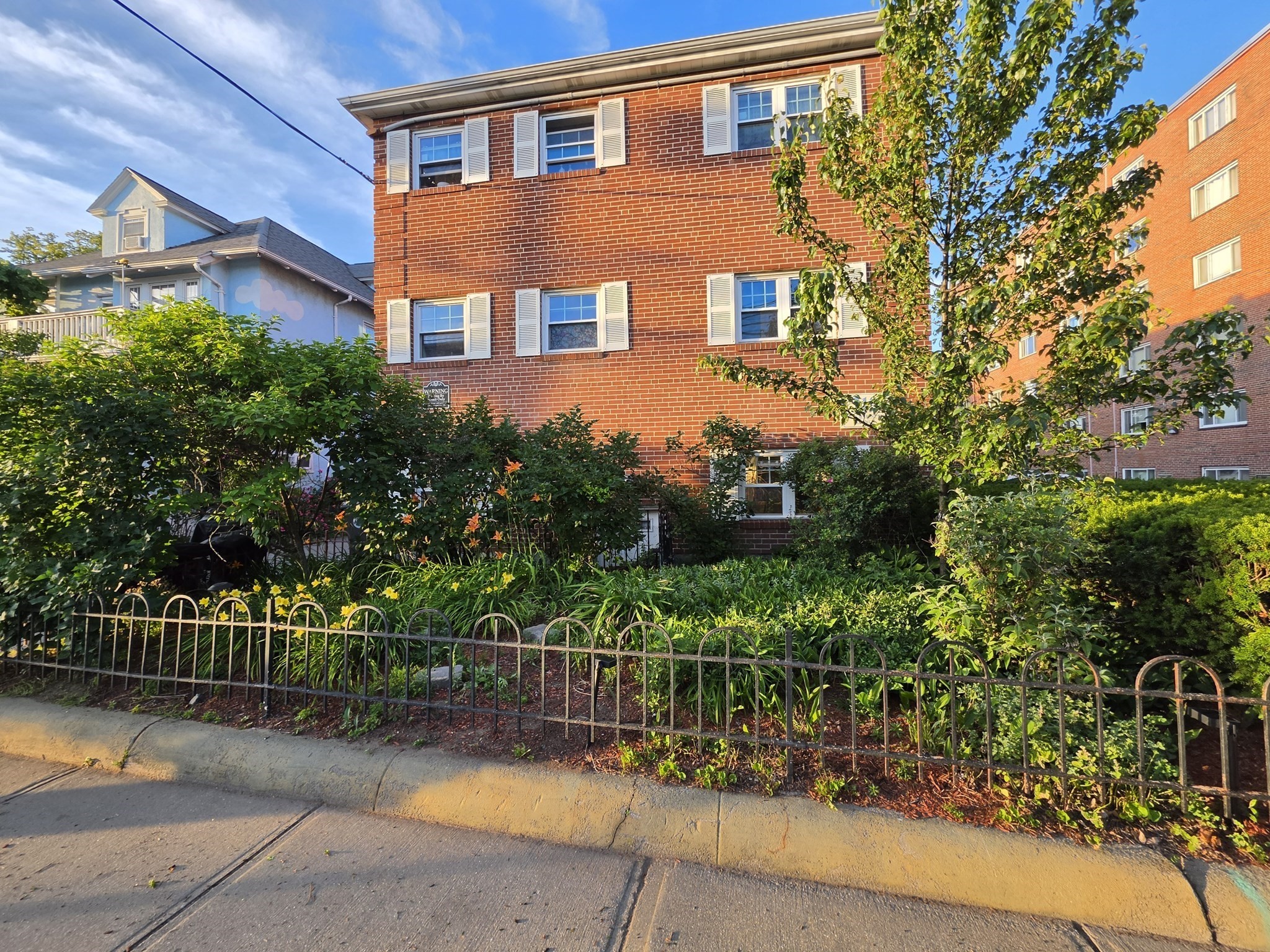 219 Massachusetts # 4