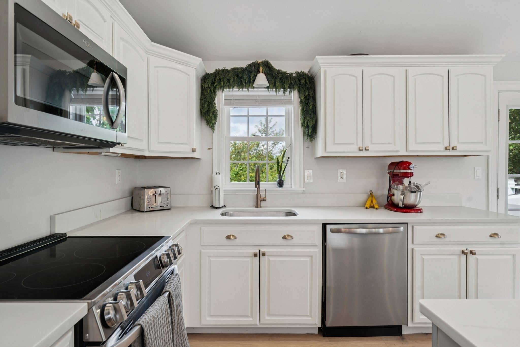 8 Skyview Ln