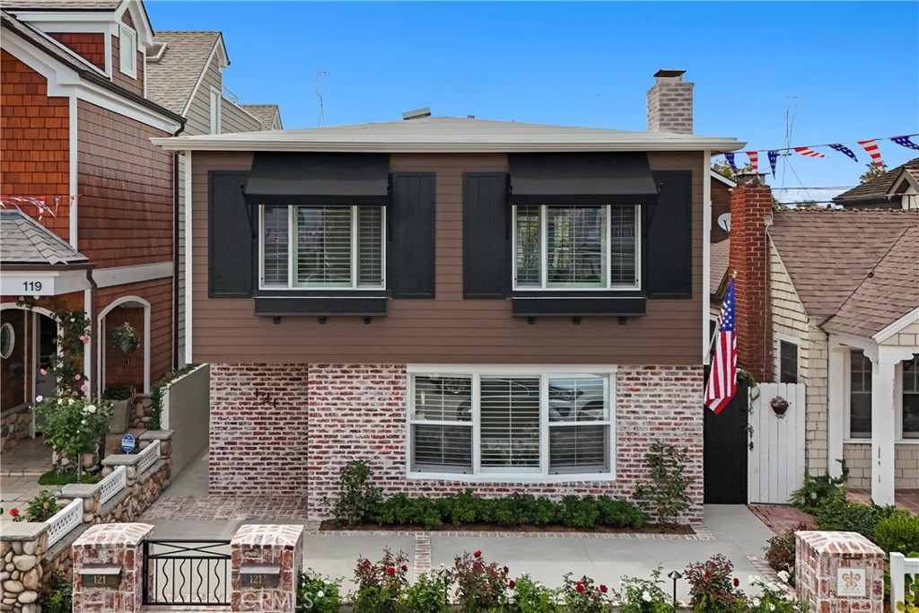 121 Topaz Ave