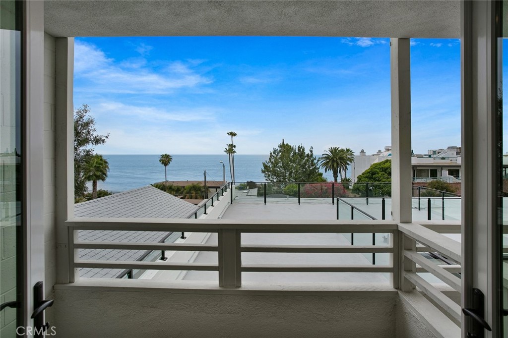 618 S Coast Highway