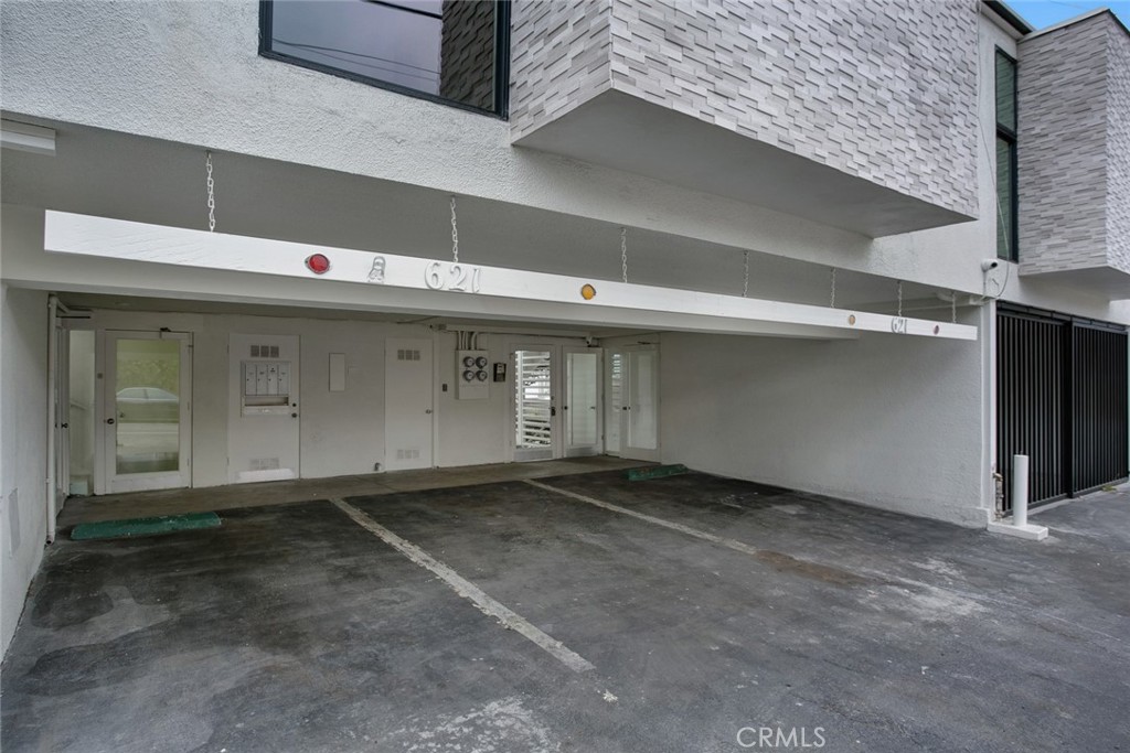618 S Coast Highway