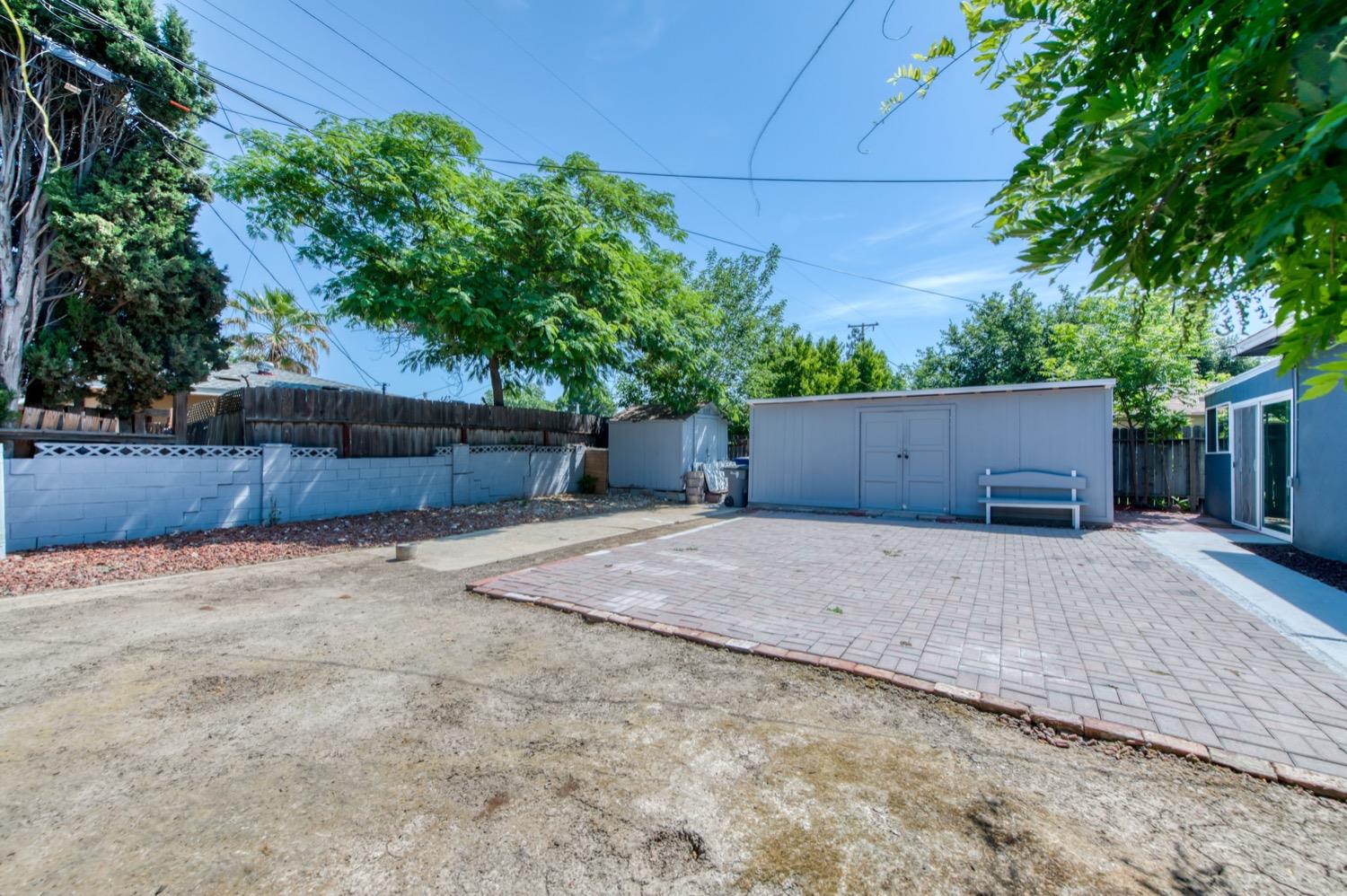 905 E Saginaw Way