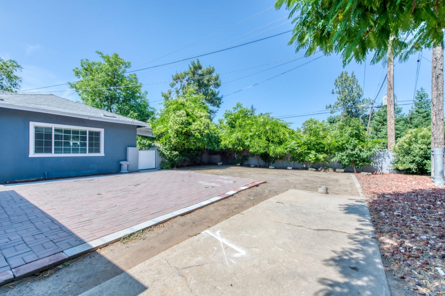 905 E Saginaw Way