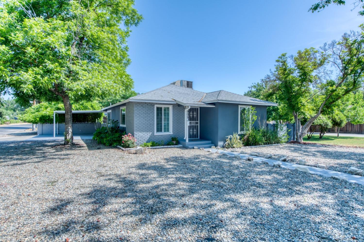 905 E Saginaw Way