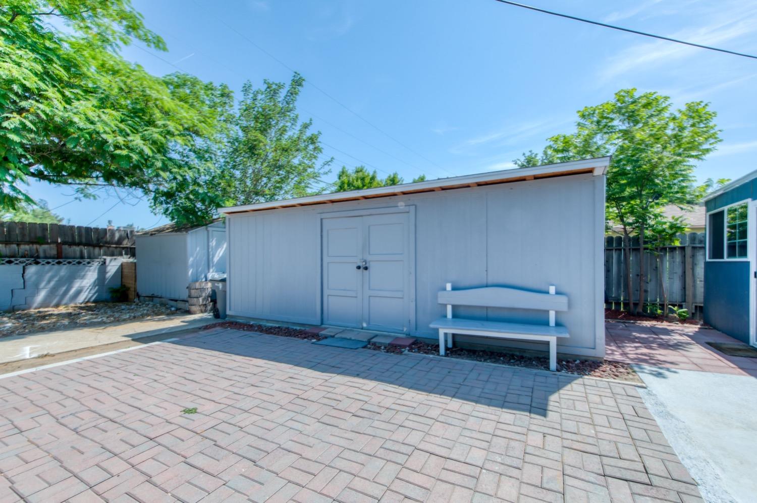 905 E Saginaw Way