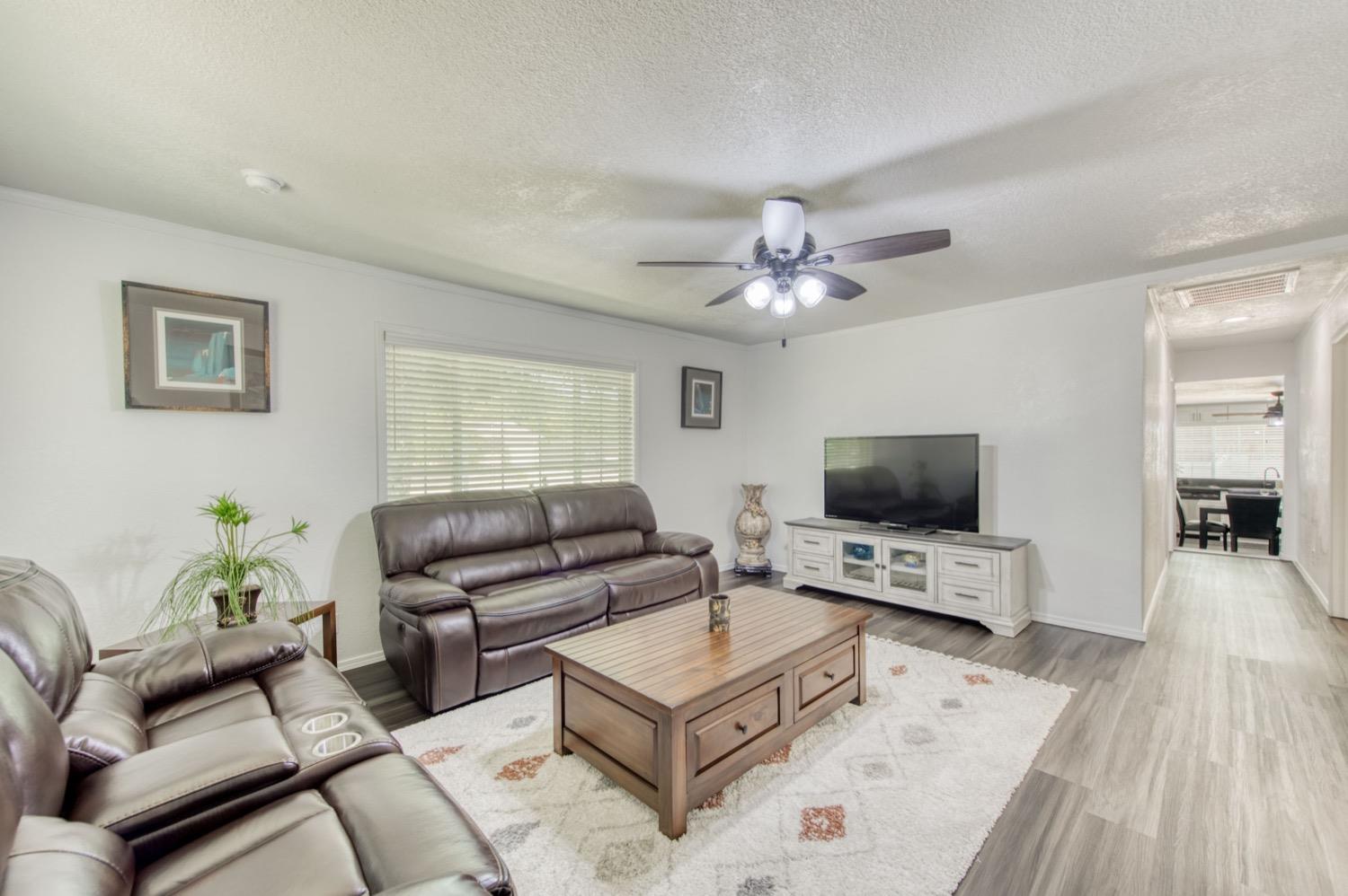 905 E Saginaw Way
