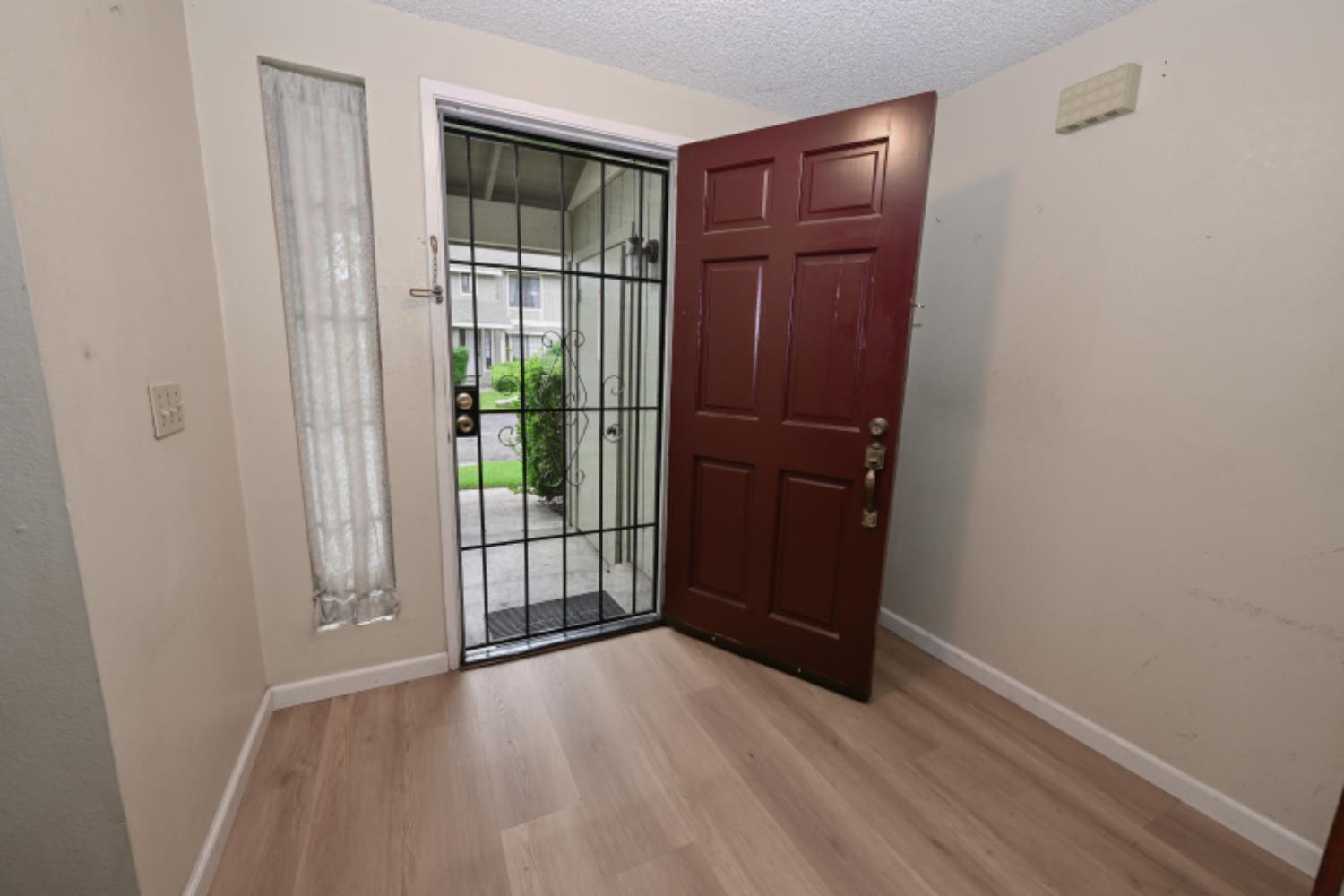 4718 E Alamos Avenue # 105