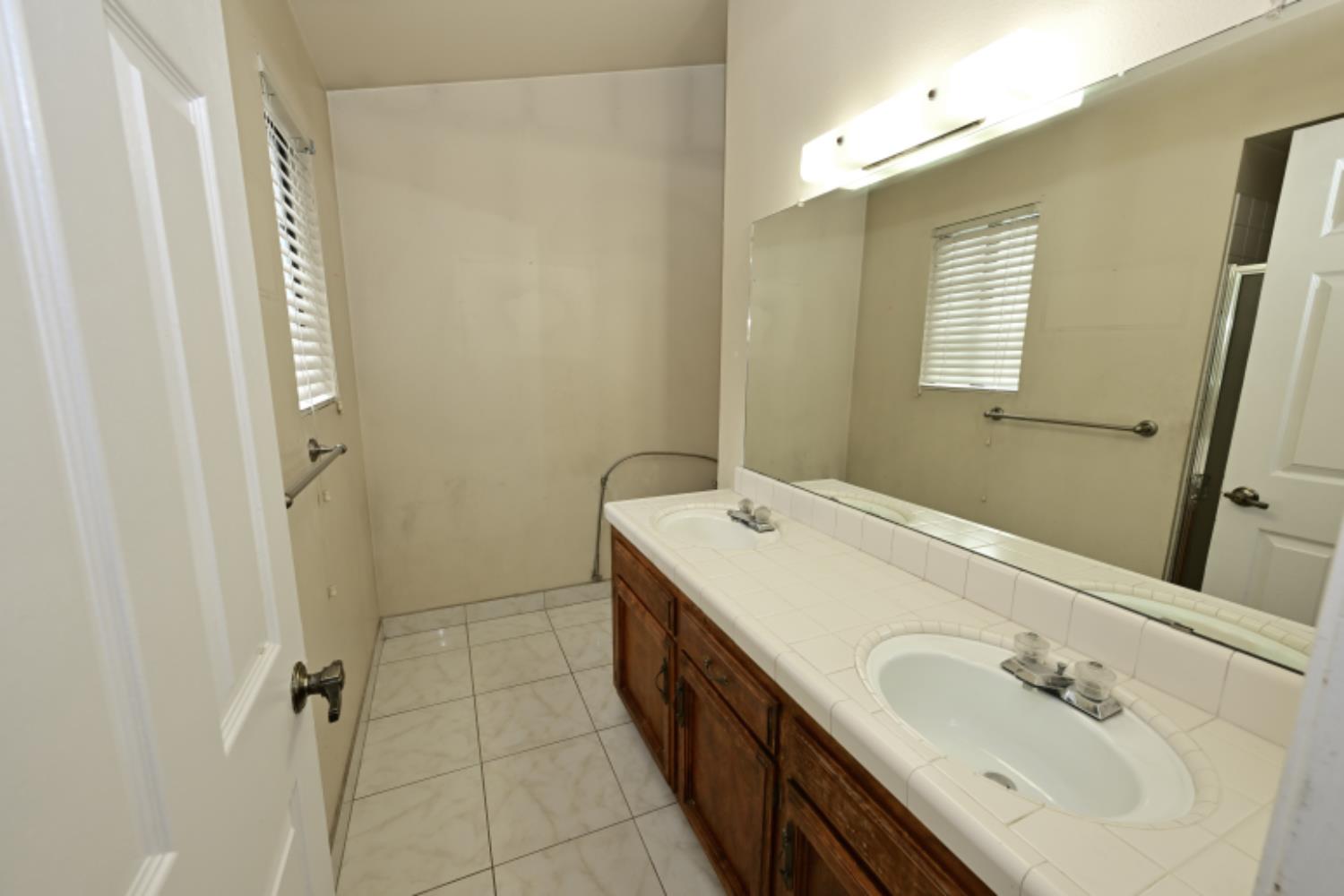 4718 E Alamos Avenue # 105