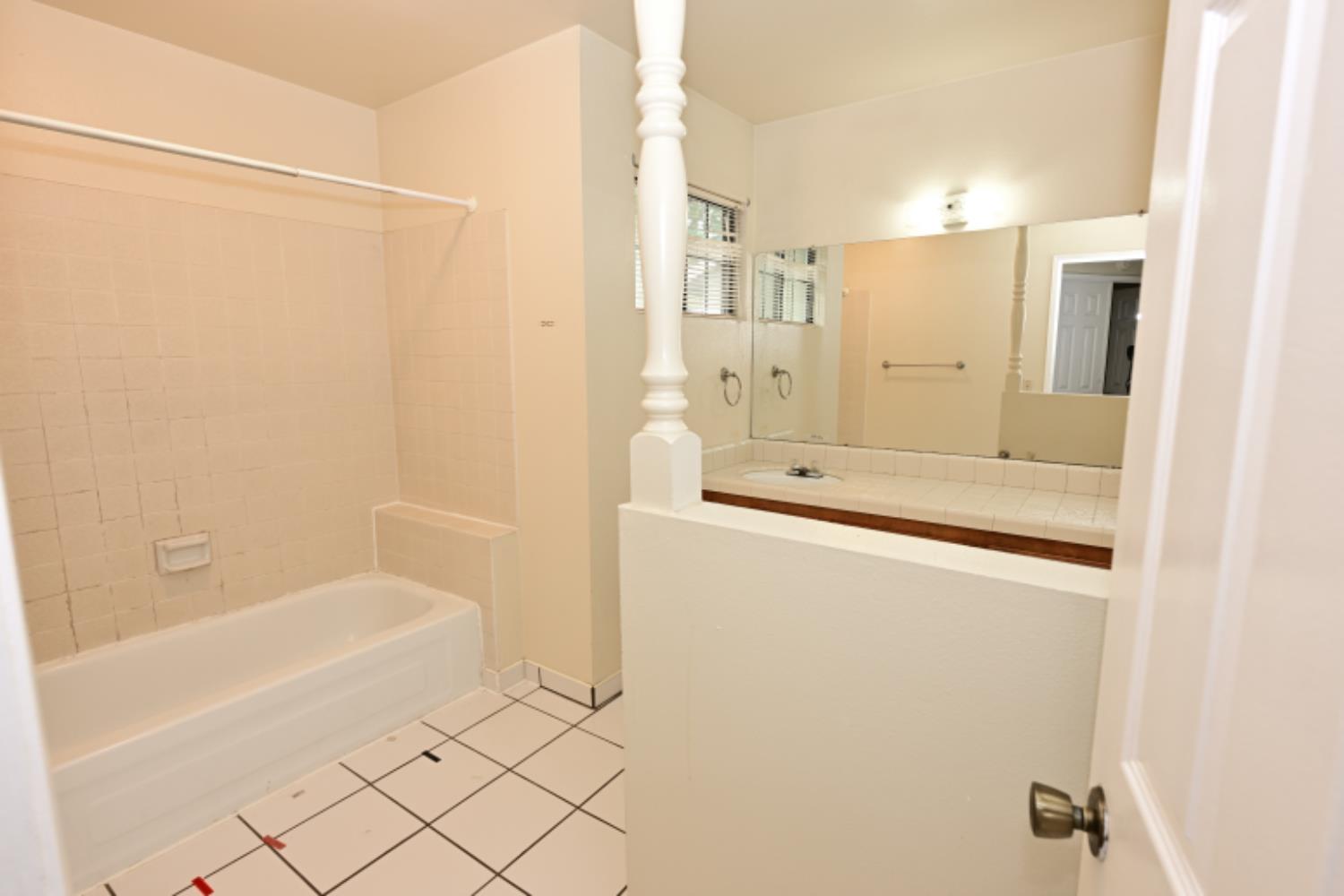 4718 E Alamos Avenue # 105