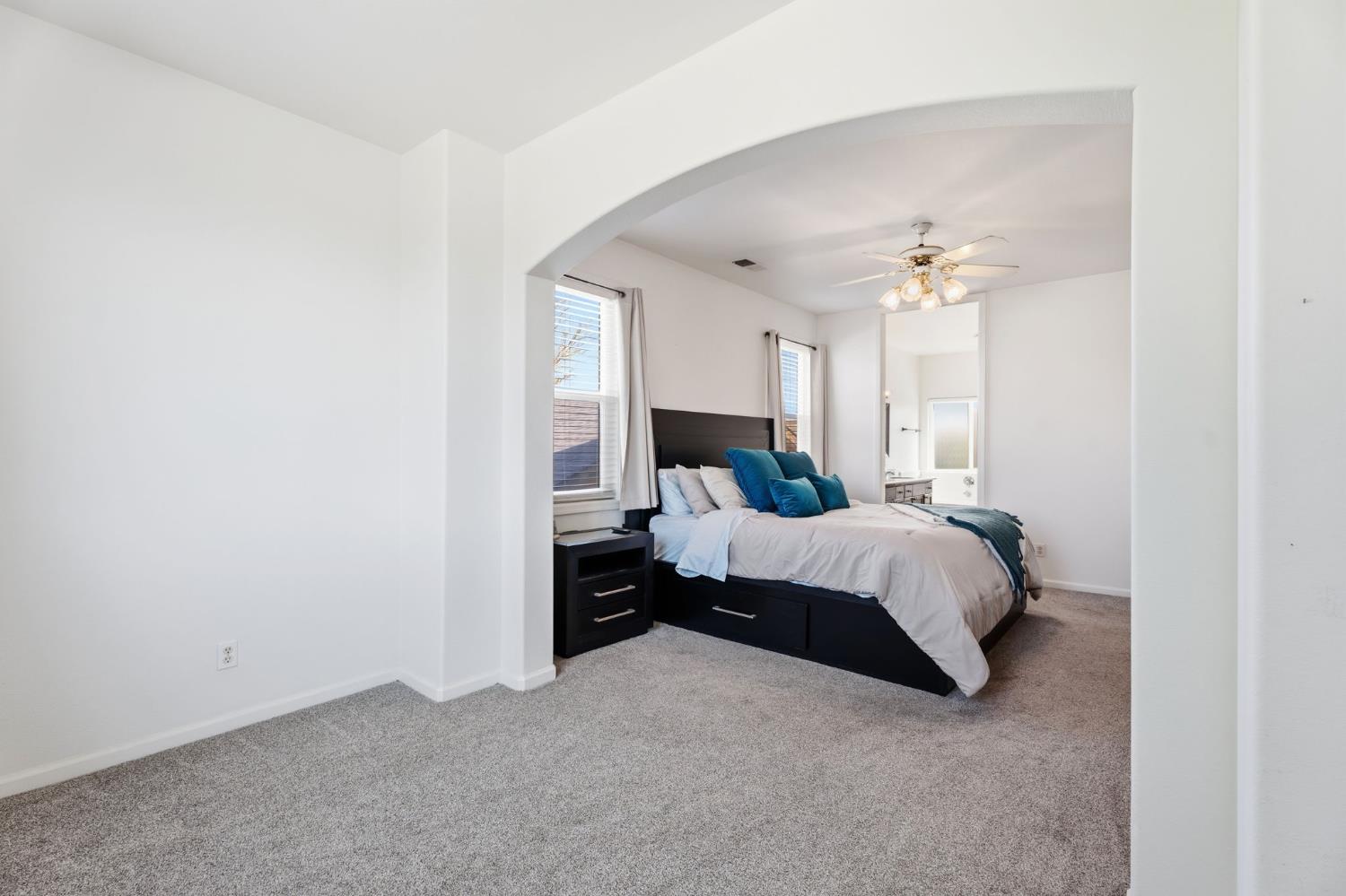 2613 Applegate Avenue