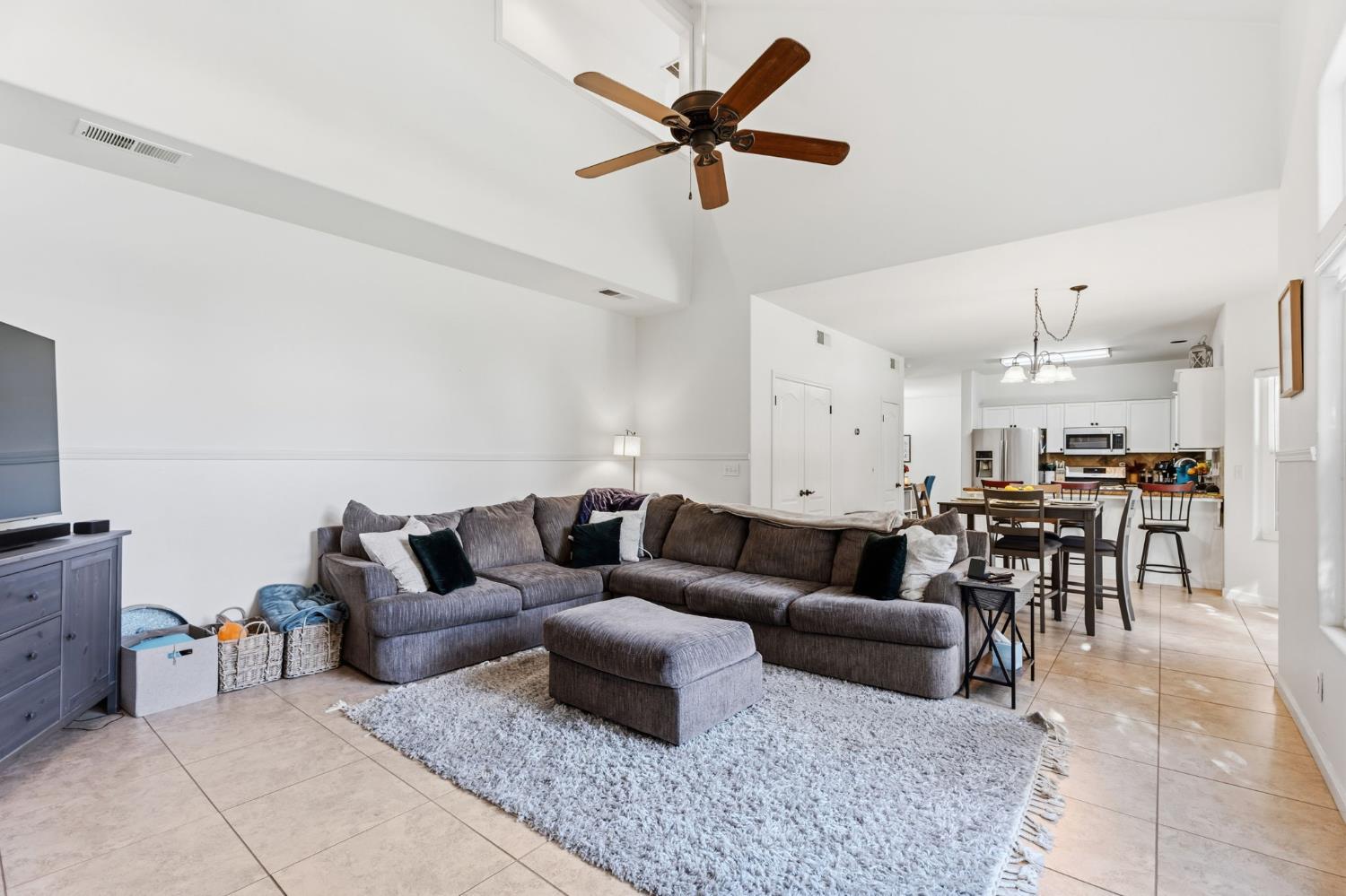 2613 Applegate Avenue