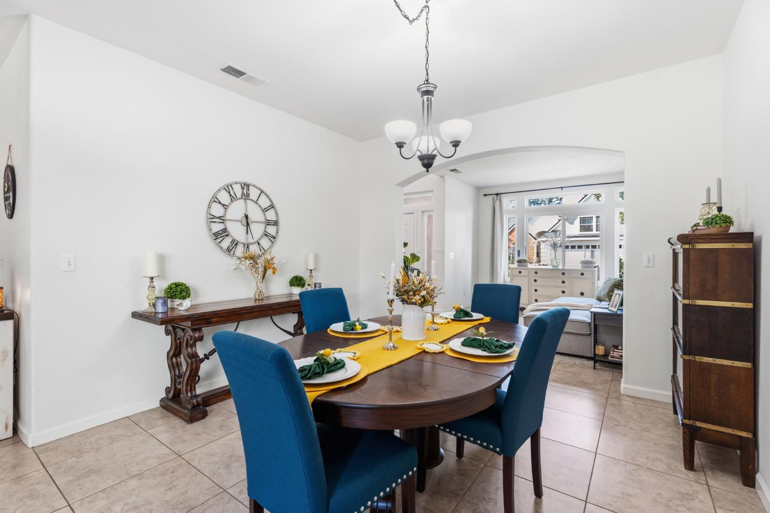 2613 Applegate Avenue